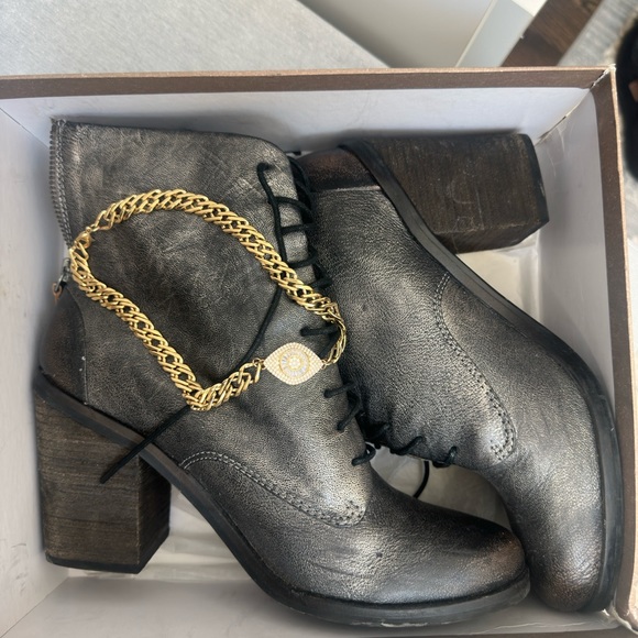 AS 98 Style Bacio brand size 10 soft pewter leather. 3.5” block heel. Very comfy - Picture 8 of 8